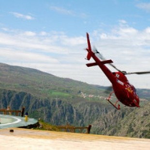 Desplazan 5 helicópteros a los Ancares con el fuego extinto para acompañar la visita de la conselleira (Gal)