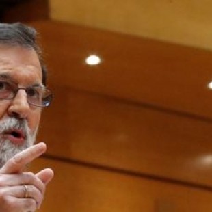 Rajoy destituye a Puigdemont y su Govern