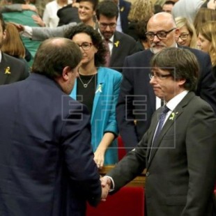 El Constitucional suspende la declaración de independencia de Cataluña