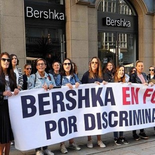 Las trabajadoras de Bershka cierran las tiendas de Pontevedra en la primera huelga en España en la historia de Inditex