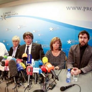 La Fiscalía belga confirma que Puigdemont y los exconsejeros se entregaron a la Policía