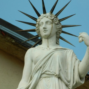 La primera Estatua de la Libertad, que inspiró la de Nueva York, olvidada en el Panteón de Hombres Ilustres de Madrid