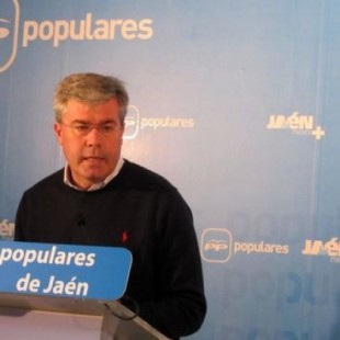 El exalcalde de uno de los municipios más endeudados de España, ejecutor de la intervención del Ayuntamiento de Madrid