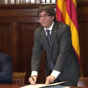 Puigdemont a los que cortaron el AVE: "Es un orgullo representar a un pueblo con tanta dignidad"
