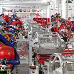 Tesla compra una compañía de fabricación automatizada para acelerar su producción