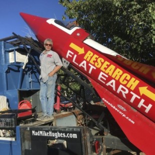 Ingeniero Aeronáutico autodidacta planea lanzarse en su cohete este sábado  [EN]