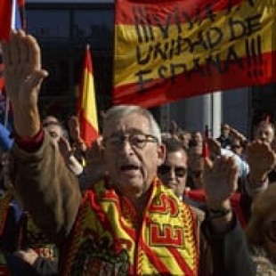 Cientos de miles de españoles reclaman la prohibición de la Fundación Nacional Francisco Franco (ING)