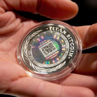 Bitcoin rompe la barrera de los $ 10.000 por primera vez en la historia, provocando nuevos temores de una burbuja [Eng]