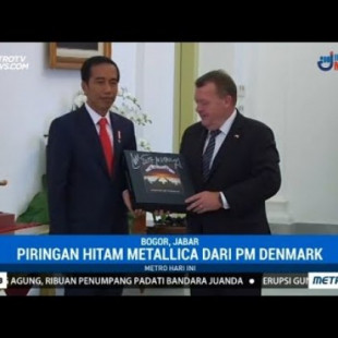 El Primer Ministro danés regala ‘Master of Puppets’ de Metallica al Presidente indonesio