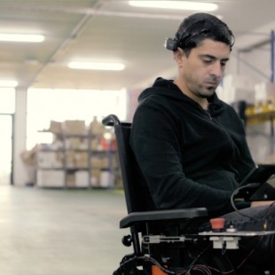Desarrollan en Galicia una silla de ruedas guiada por ondas cerebrales (GL)