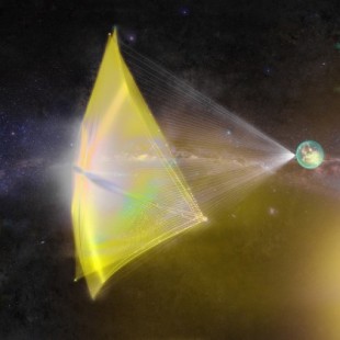 Asistencias gravimagnéticas con velas de luz para viajar a Alfa Centauri