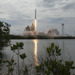 SpaceX lanza y aterriza su primer cohete usado para la NASA