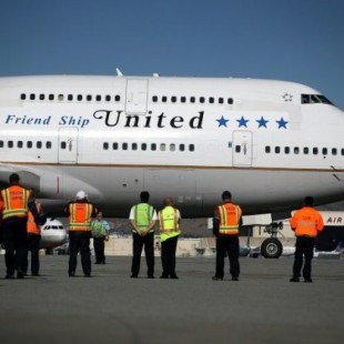 El Boeing 747, primer gigante del cielo, vuela en EEUU por última vez