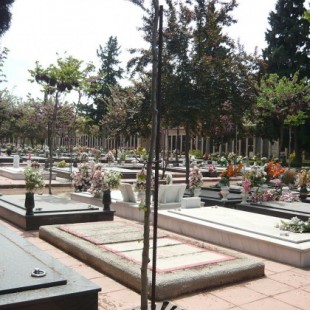 Vamos Granada destapa que el PP contrató a 5 personas de su entorno en el cementerio que "no trabajaron" nunca