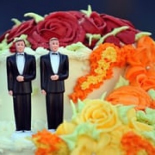 Dos irlandeses heterosexuales se casan para evitar el impuesto de sucesiones (eng)