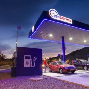 Boom de gasolineras 'low cost': más de 100 aperturas y la facturación disparada