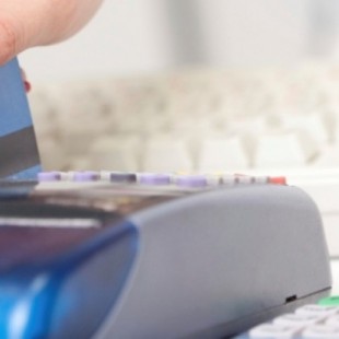 Entra en vigor la normativa europea que prohíbe los recargos en pagos con tarjeta