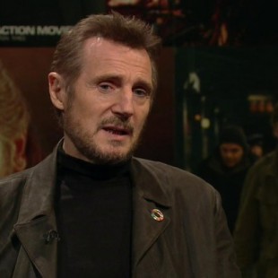 Liam Neeson señala que las acusaciones sobre acoso sexual se están convirtiendo en "una caza de brujas" [eng]