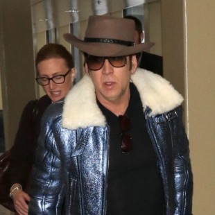 Nicolas Cage ha venido del futuro para enseñarte cómo hay que vestir en el aeropuerto