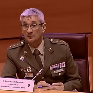 "En ciberdefensa hay que andar a la búsqueda de frikis, y en las Fuerzas Armadas muchos frikis no hay"