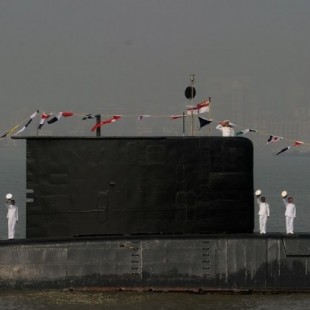 El primer submarino de misiles balísticos Indio fuera de servicio diez meses, alguien se olvidó cerrar una escotilla