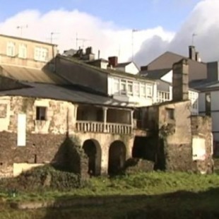 Palacios medievales utilizados como vertedero y lugar de botellón: los tesoros de Lugo maltratados por la Xunta