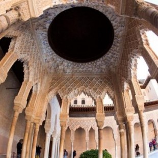 La Alhambra culmina la restauración de un templete único del Patio de los Leones