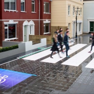 El paso de peatones inteligente que interactúa con los transeúntes