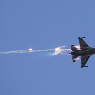 Se estrella un caza israelí como resultado de un ataque desde Siria