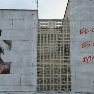Un mural inspirado en “The Wall” conmemora la lucha Pro Soterramiento en Murcia
