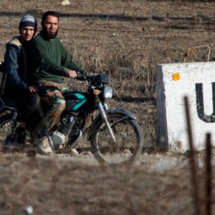 Para contrarestar a Irán, Israel aumenta su apoyo a los rebeldes sirios, 'armando a 7 grupos diferentes'