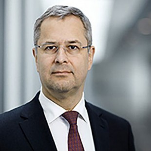 El director ejecutivo de Maersk contrario al uso de buques no tripulados en las navieras comerciales