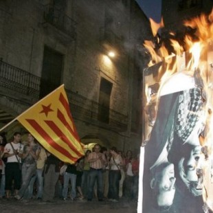 Estrasburgo condena a España por vulnerar la libertad de expresión de dos jóvenes que quemaron fotos del rey Juan Carlos