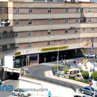 El hospital de Salamanca da la baja a quince cirujanos con 16.000 pacientes en lista de espera