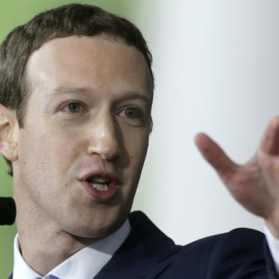Zuckerberg vendió 5.4 millones de acciones justo antes del crash bursatil por el escándalo [ENG]