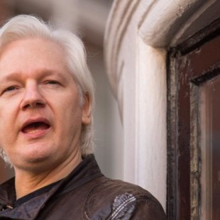 El Gobierno de Ecuador suspende las comunicaciones de Julian Assange en la embajada en Londres