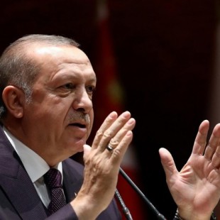 Turquía arremete contra Francia tras ofrecerse Macron a mediar con las milicias kurdas sirias