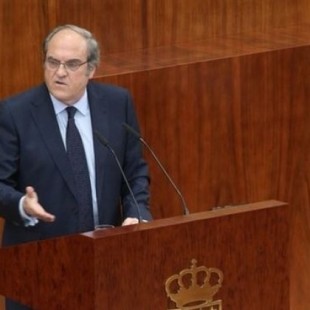 El PSOE presentará una moción de censura contra Cifuentes por el escándalo de su máster