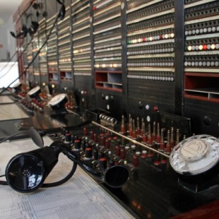 Olivos y cables submarinos: el pueblo de Jaén que guarda la historia del teléfono en España