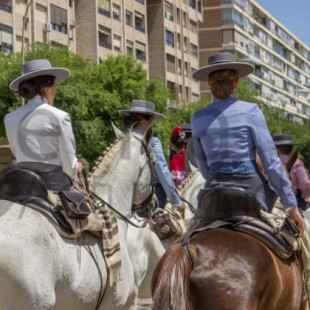 Muere un caballo en la Feria de Abril de Sevilla tras no darle comer en todo el día