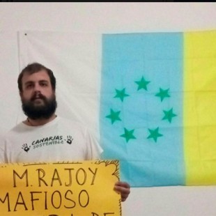 Detenido el activista Roberto Mesa por un supuesto delito de odio contra la corona