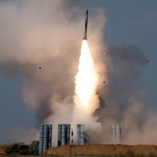 Rusia se dispone a desplegar el sistema S-300 en Siria y advierte a Israel si lo ataca (ENG)