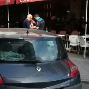 El conductor que se empotró en una terraza en A Ponte (Ourense) es policía nacional