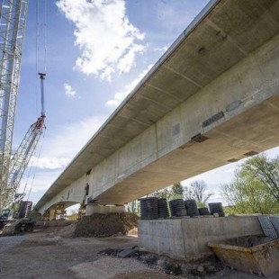 Adif tiene que demoler un puente nuevo del AVE a Burgos por un error con el hormigón