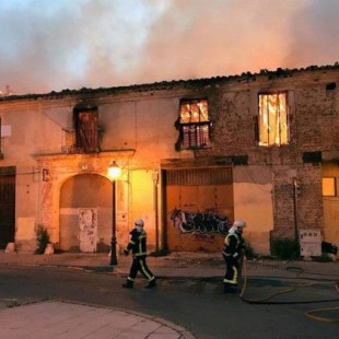 El Palacio de Osuna de Aranjuez se derrumba tras un gran incendio