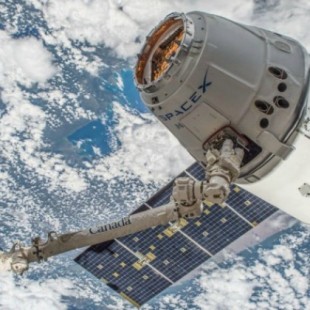 La nave de carga "Dragon" de SpaceX regresó a la Tierra