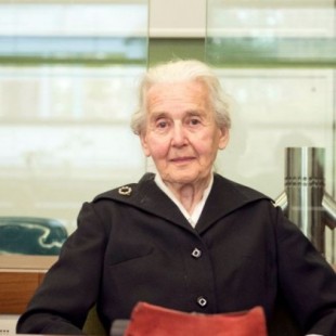 La 'abuela nazi' ingresa en prisión a los 89 años por negar el Holocausto de Hitler