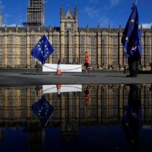 El Parlamento británico vota a favor de permanecer en el Mercado Único Europeo [ENG]