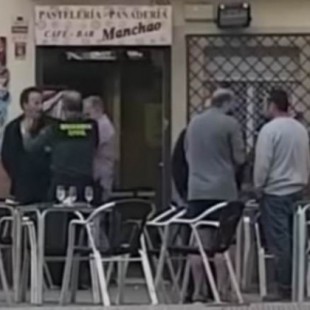 Un capitán de la Guardia Civil disuadido de que no condujera borracho por Cádiz