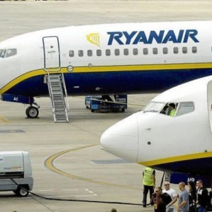 Ryanair se niega indemnizar por un retraso de 10 horas en un vuelo a Ibiza